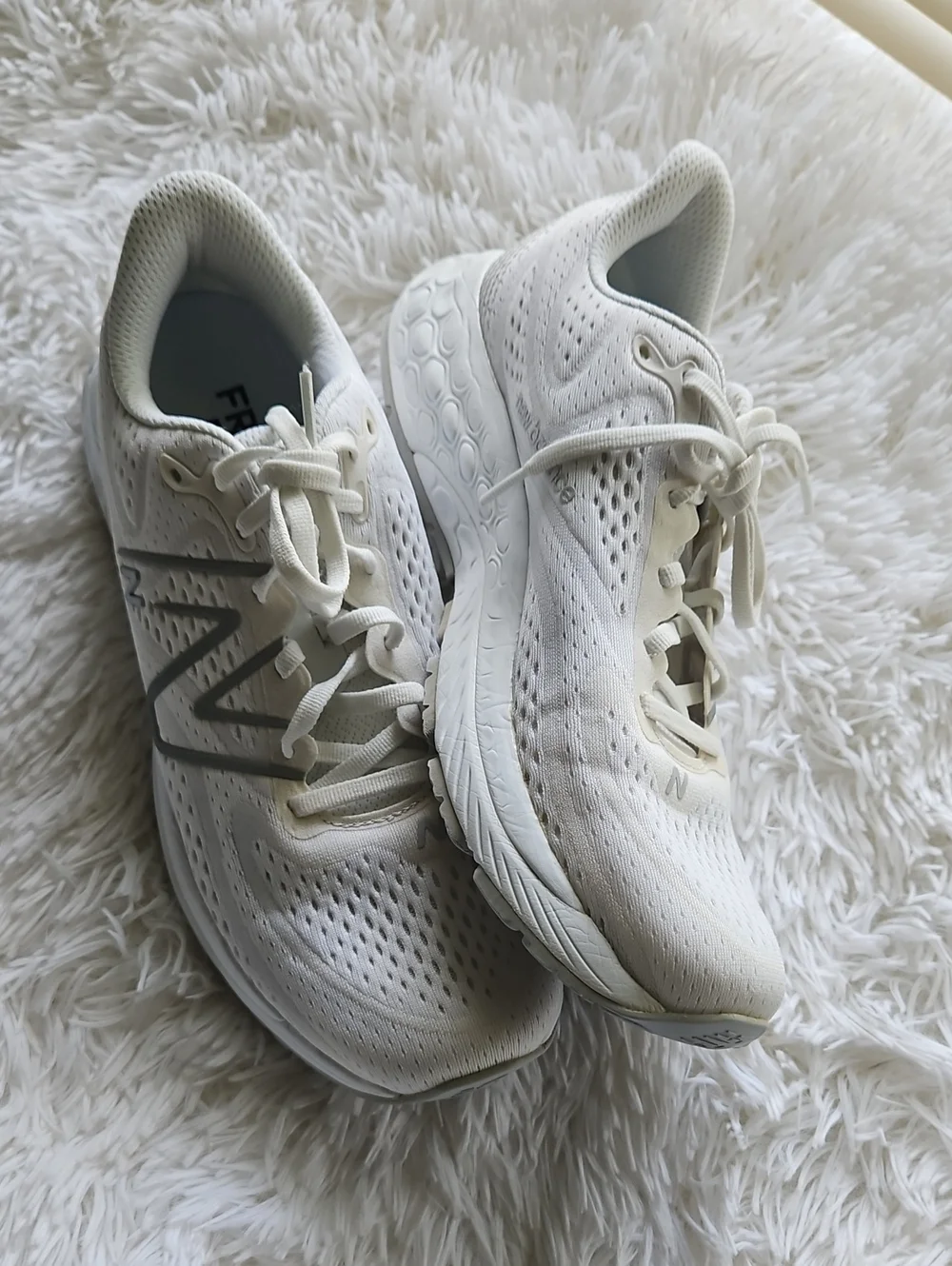 New Balance Women's White Athletic Running Shoes Size 10